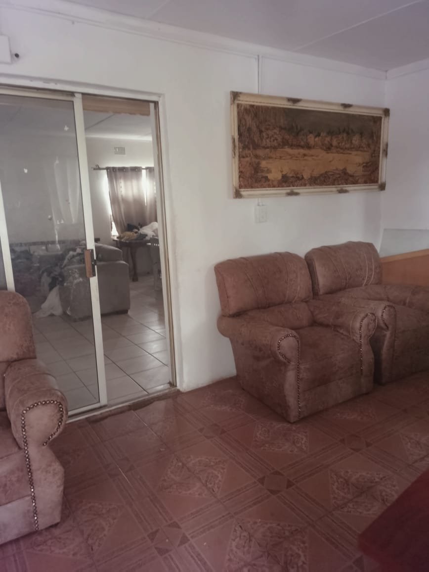 5 Bedroom Property for Sale in Oos Einde North West